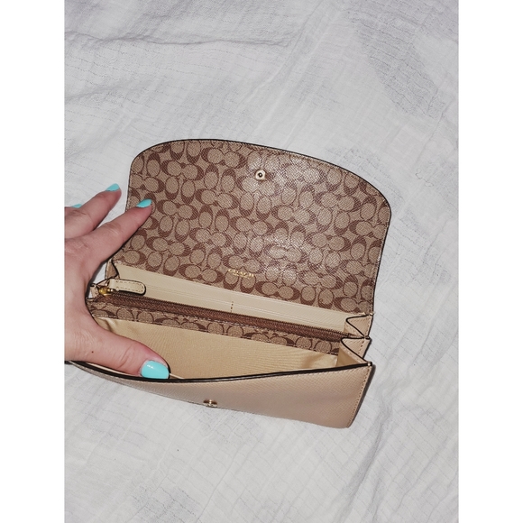 Coach Wallet - Picture 3 of 5